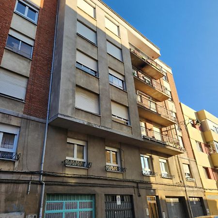 Moderno Apartamento Cerca Del Centro En León Exterior foto