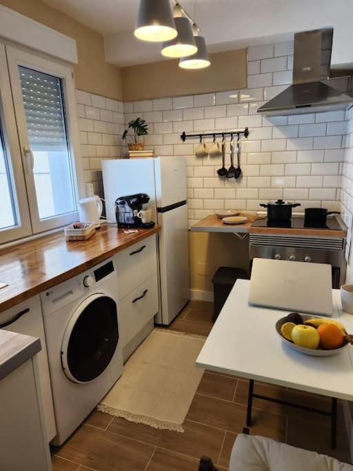 Moderno Apartamento Cerca Del Centro En León Exterior foto